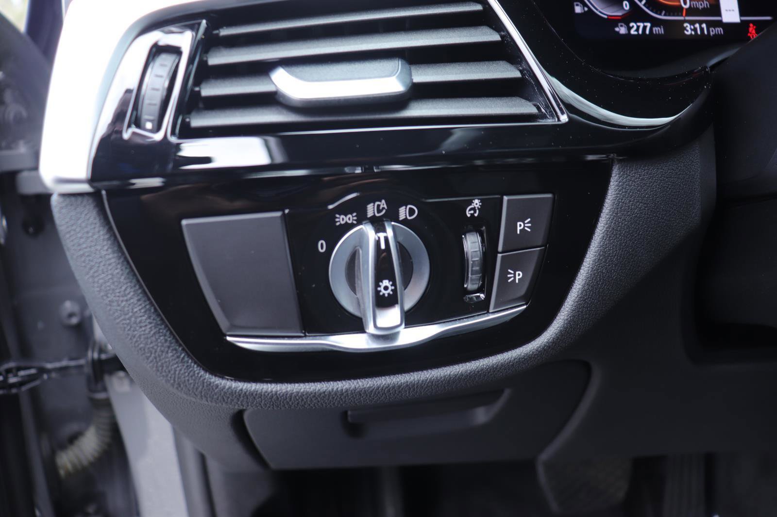 Certified 2022 BMW 540i image 24