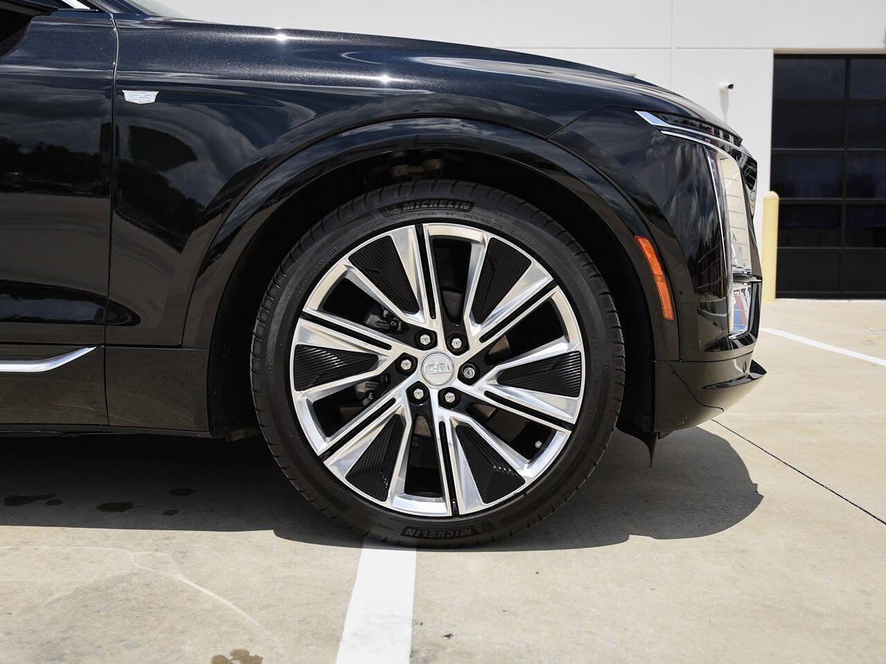 Used 2024 Cadillac Lyriq Luxury RWD image 11