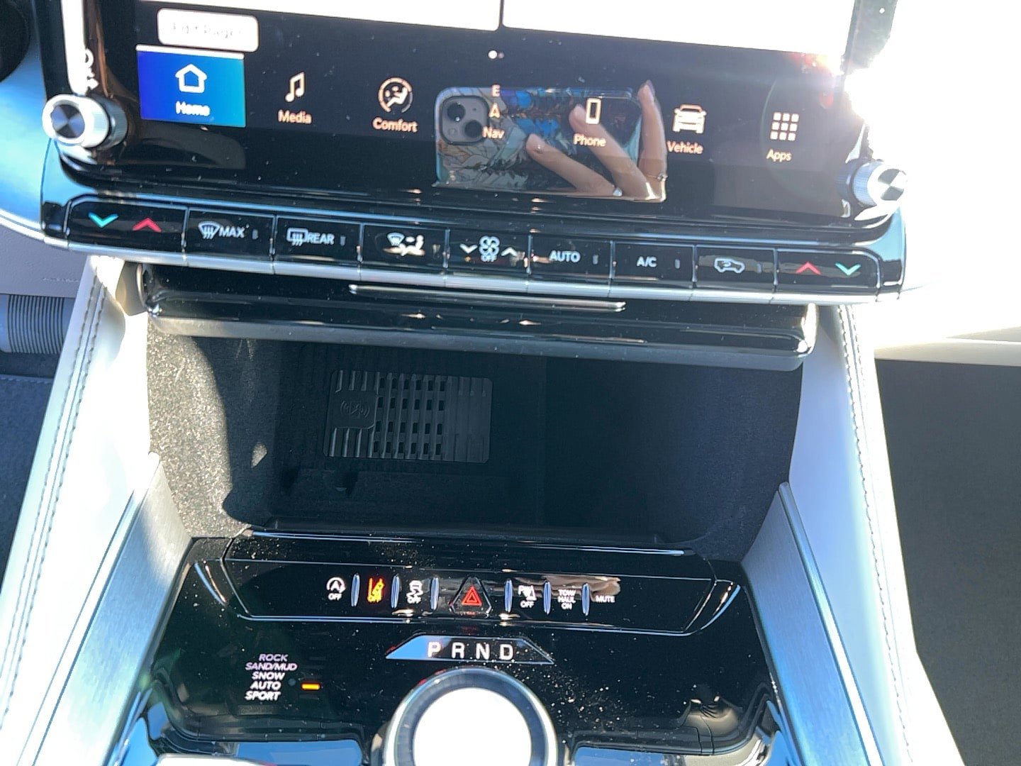 New 2026 Jeep Grand Wagoneer L 4X4 w/ HD Trailer Tow Package image 19