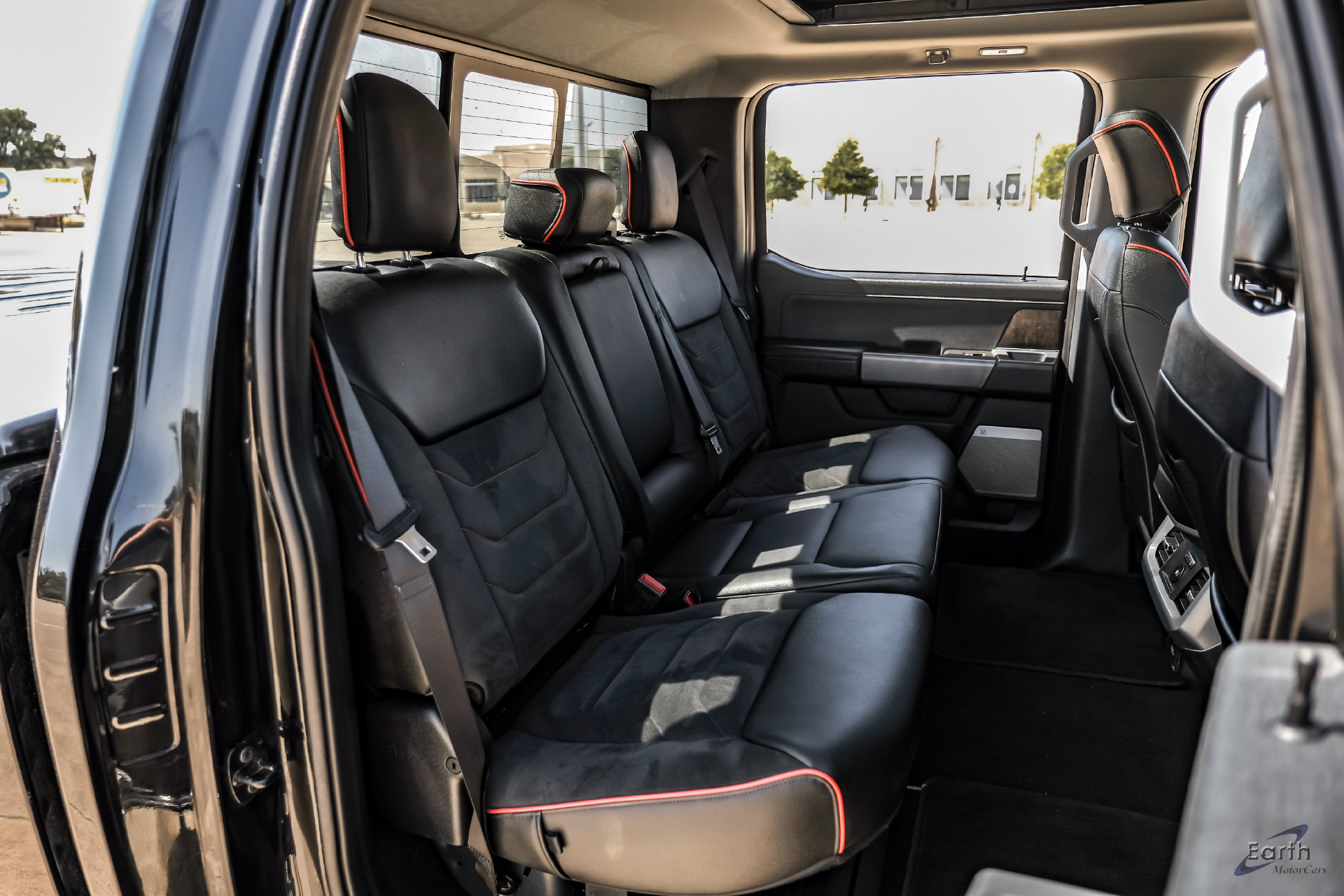 Used 2024 Ford F250 Lariat w/ Lariat Ultimate Package AWD/4WD image 80