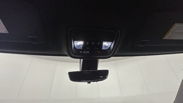 Used 2022 Chevrolet Traverse Premier w/ Redline Edition AWD/4WD image 25
