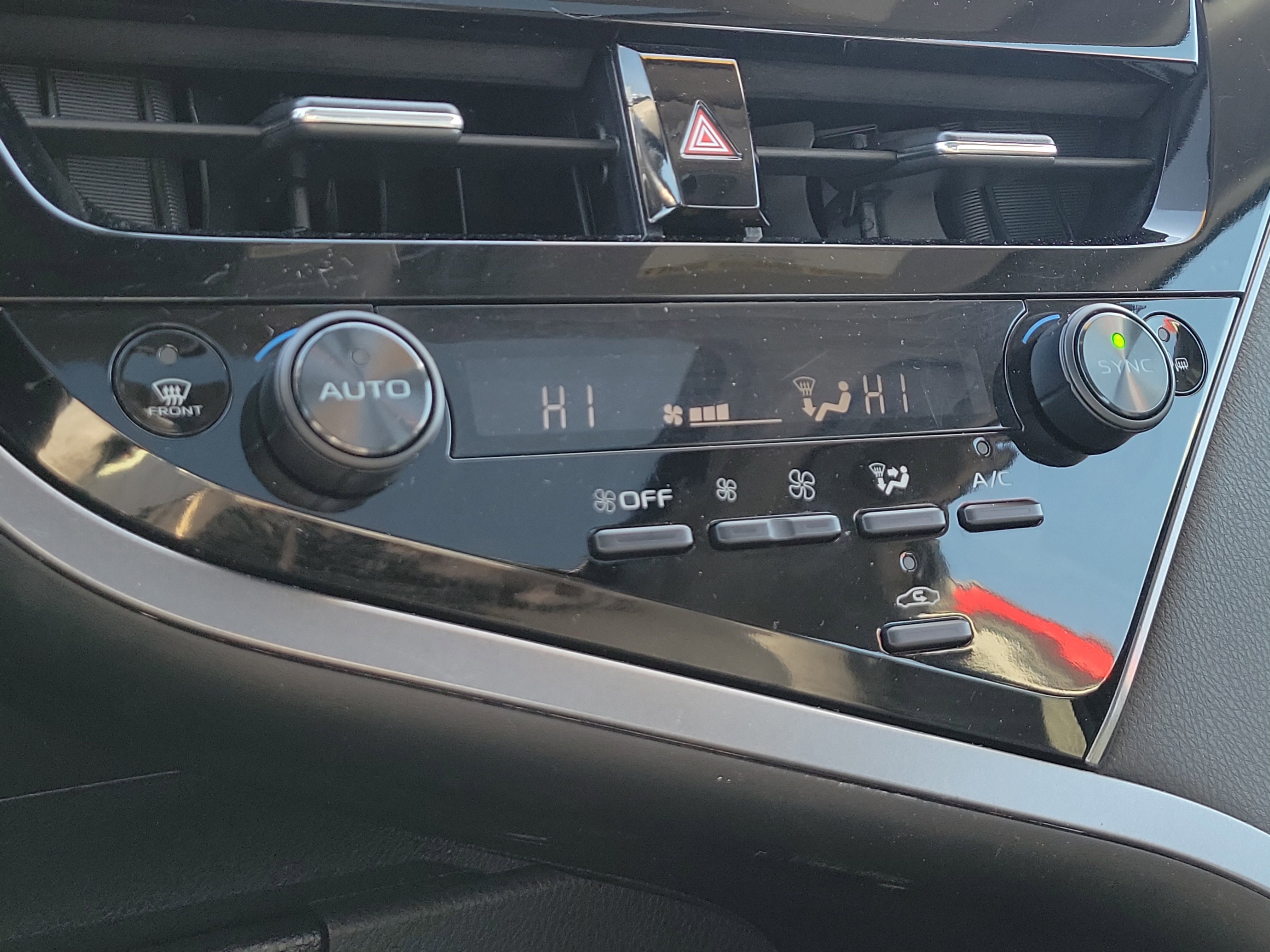 Used 2023 Toyota Camry SE w/ Cold Weather Package image 27