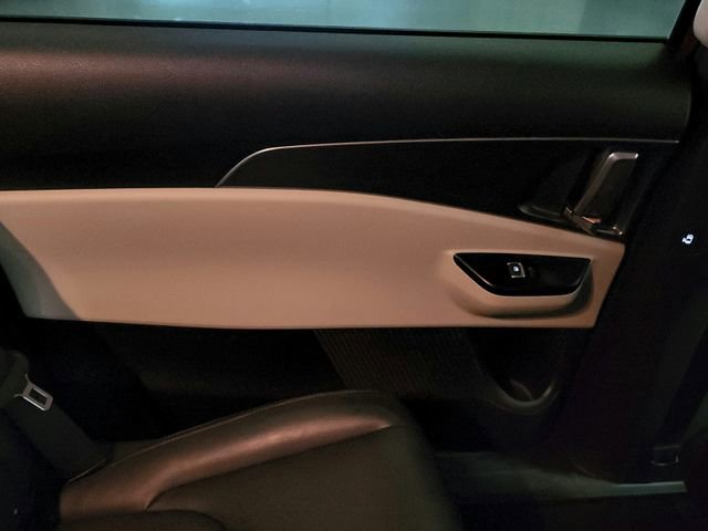 Used 2023 Kia Carnival LX FWD image 33