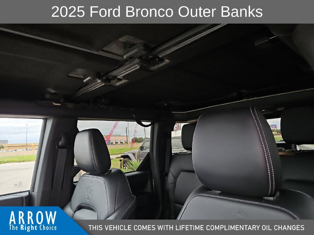 Used 2025 Ford Bronco Outer Banks AWD/4WD image 22
