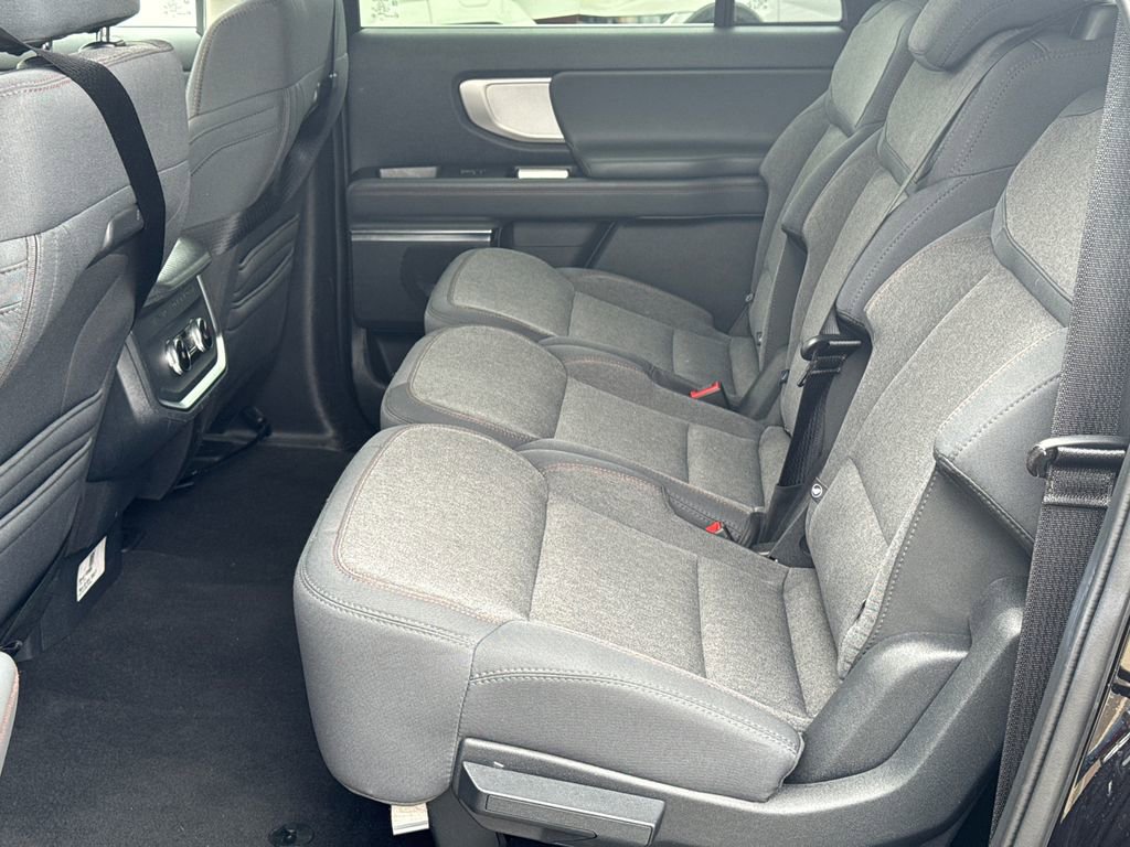 Used 2025 Ford Expedition Max Active AWD/4WD image 24
