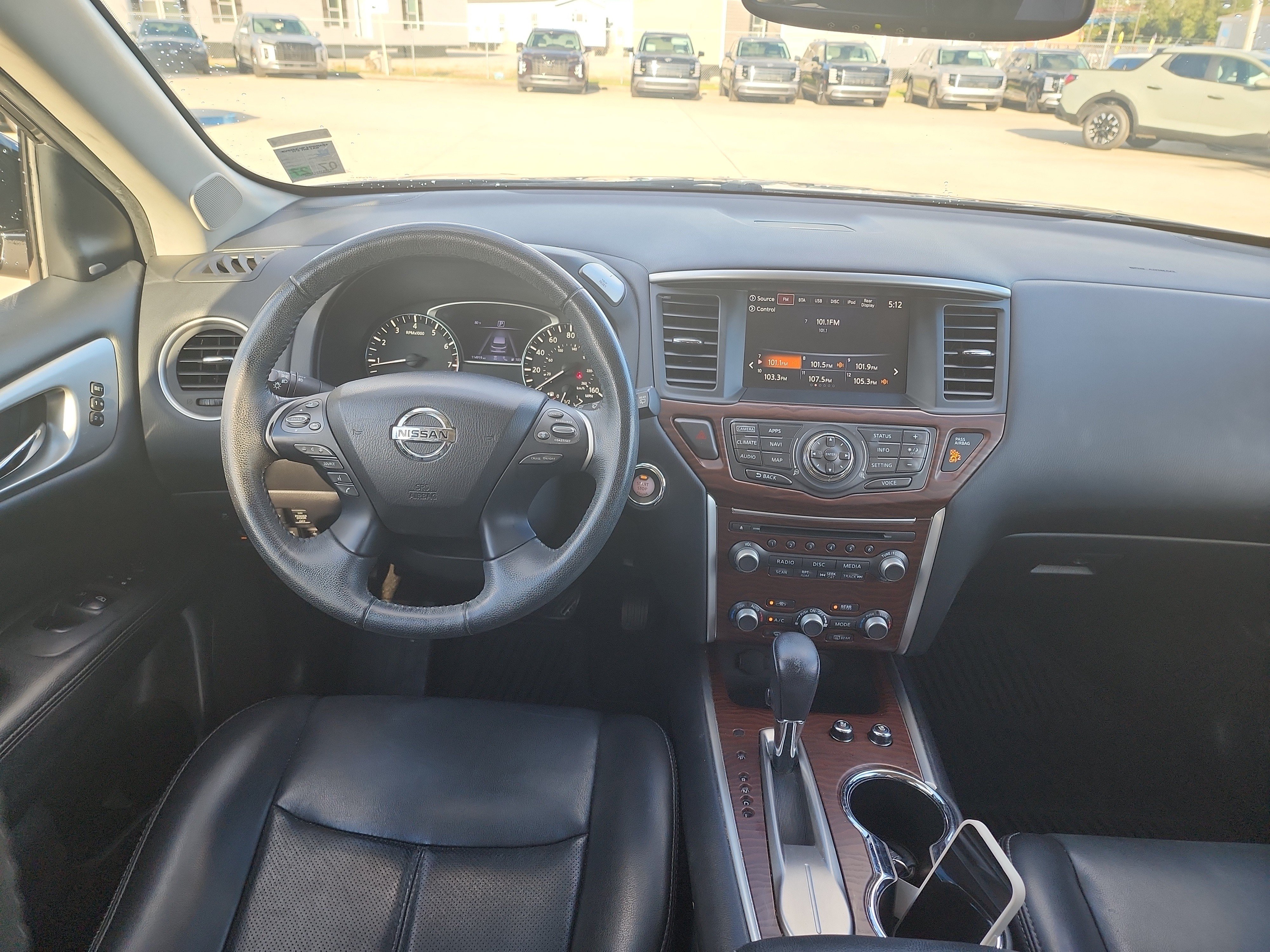 Used 2017 Nissan Pathfinder Platinum w/ Family Entertainment Package FWD image 17