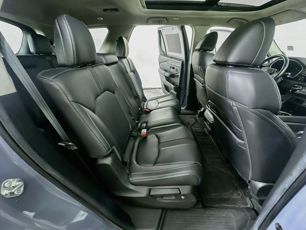 Used 2024 Honda Pilot Touring image 11
