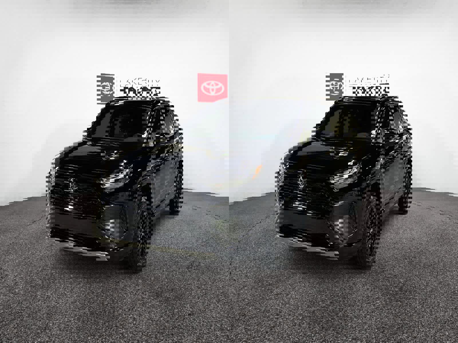 Used 2025 Toyota RAV4 SE