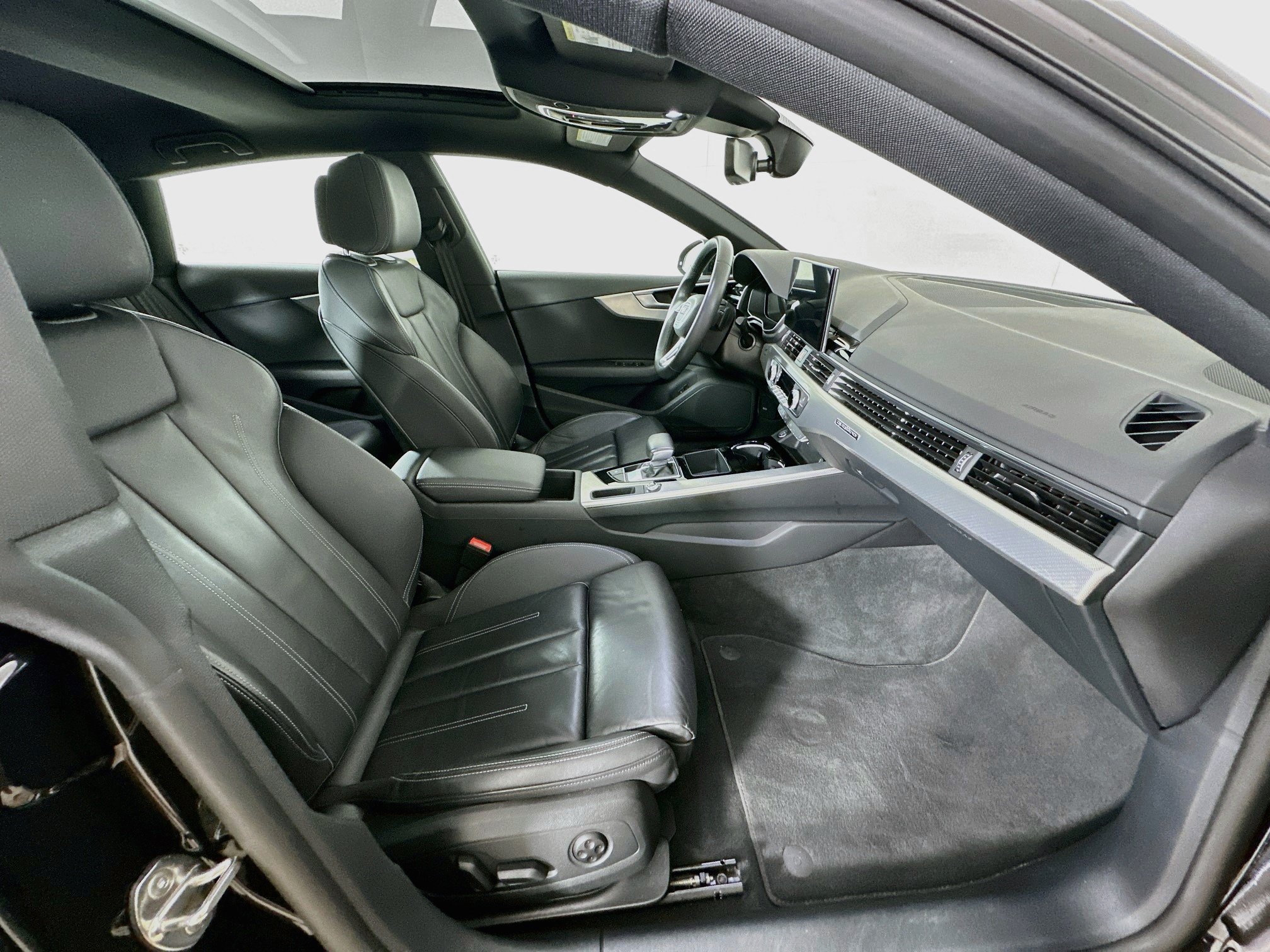 Used 2025 Audi A5 2.0T Premium Plus AWD/4WD image 32