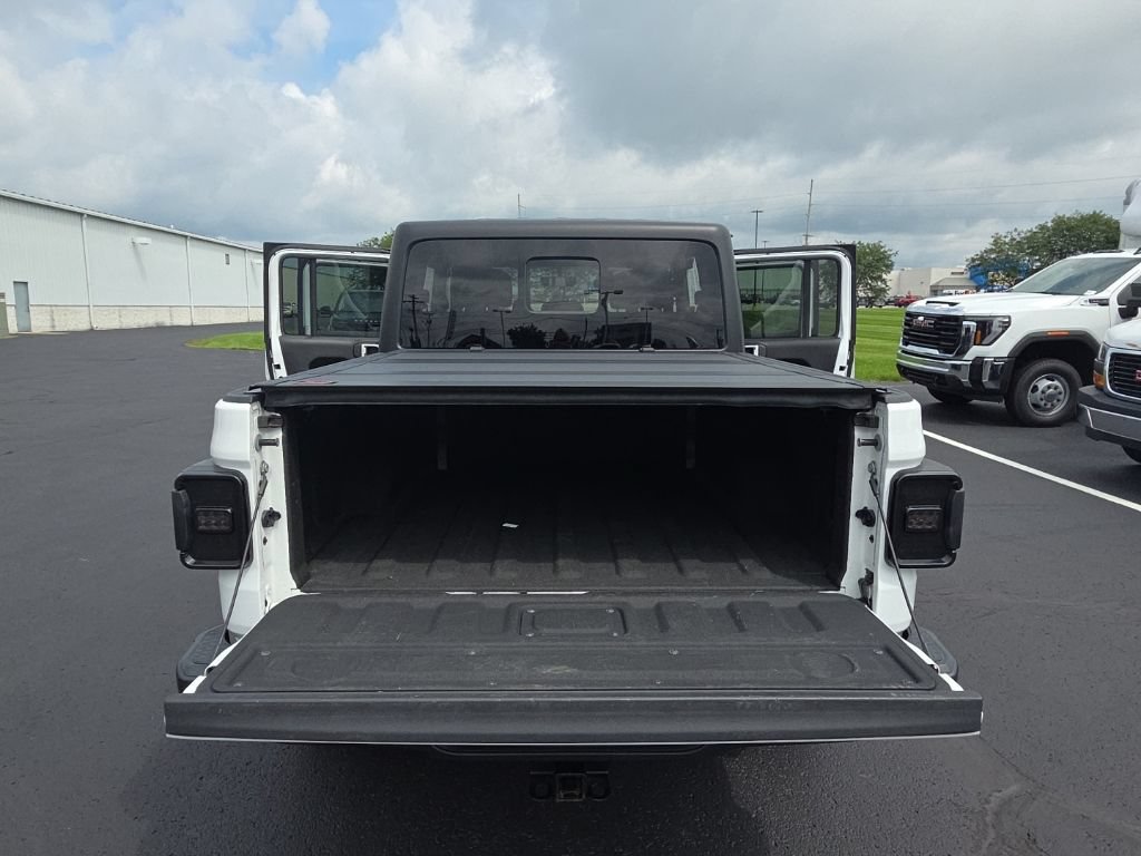Used 2022 Jeep Gladiator Mojave w/ Cold Weather Group AWD/4WD image 14