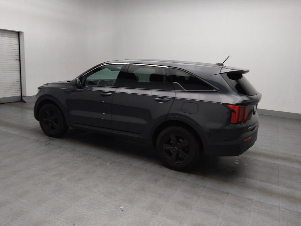 Used 2023 Kia Sorento LX image 3