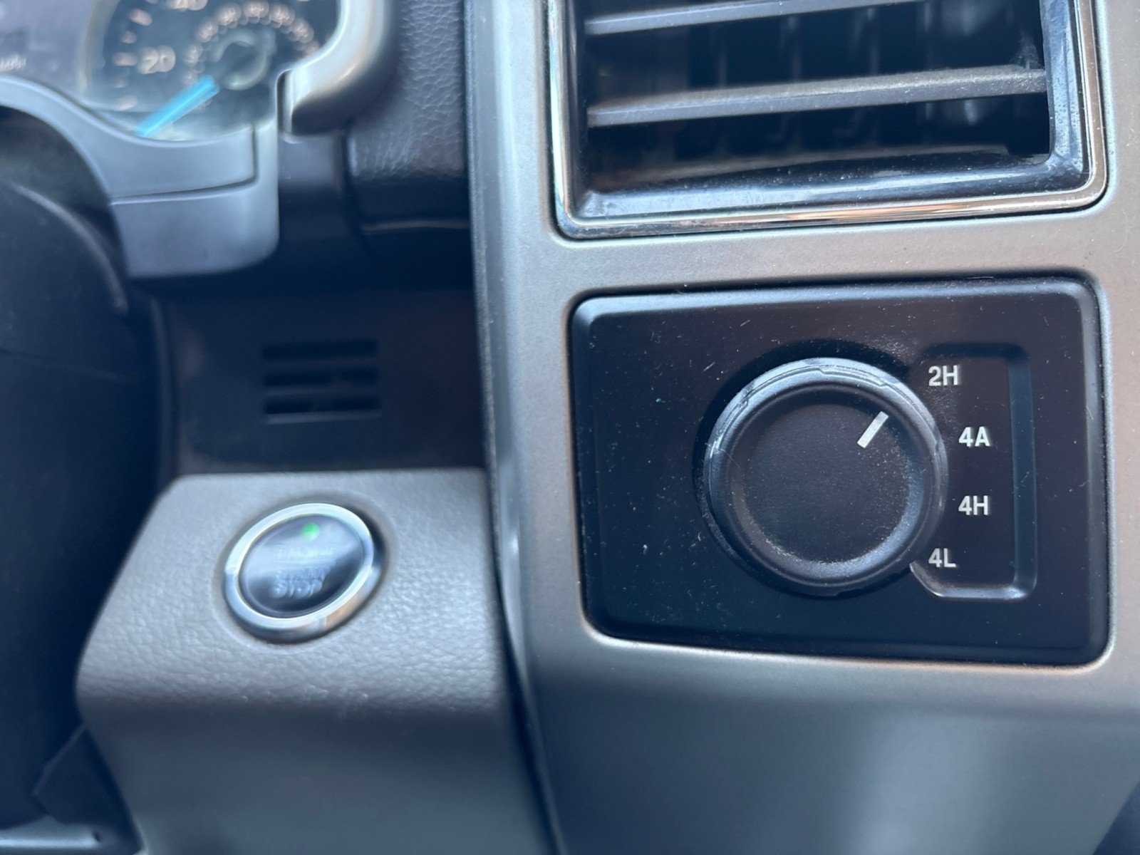 Used 2019 Ford F150 Lariat AWD/4WD image 21