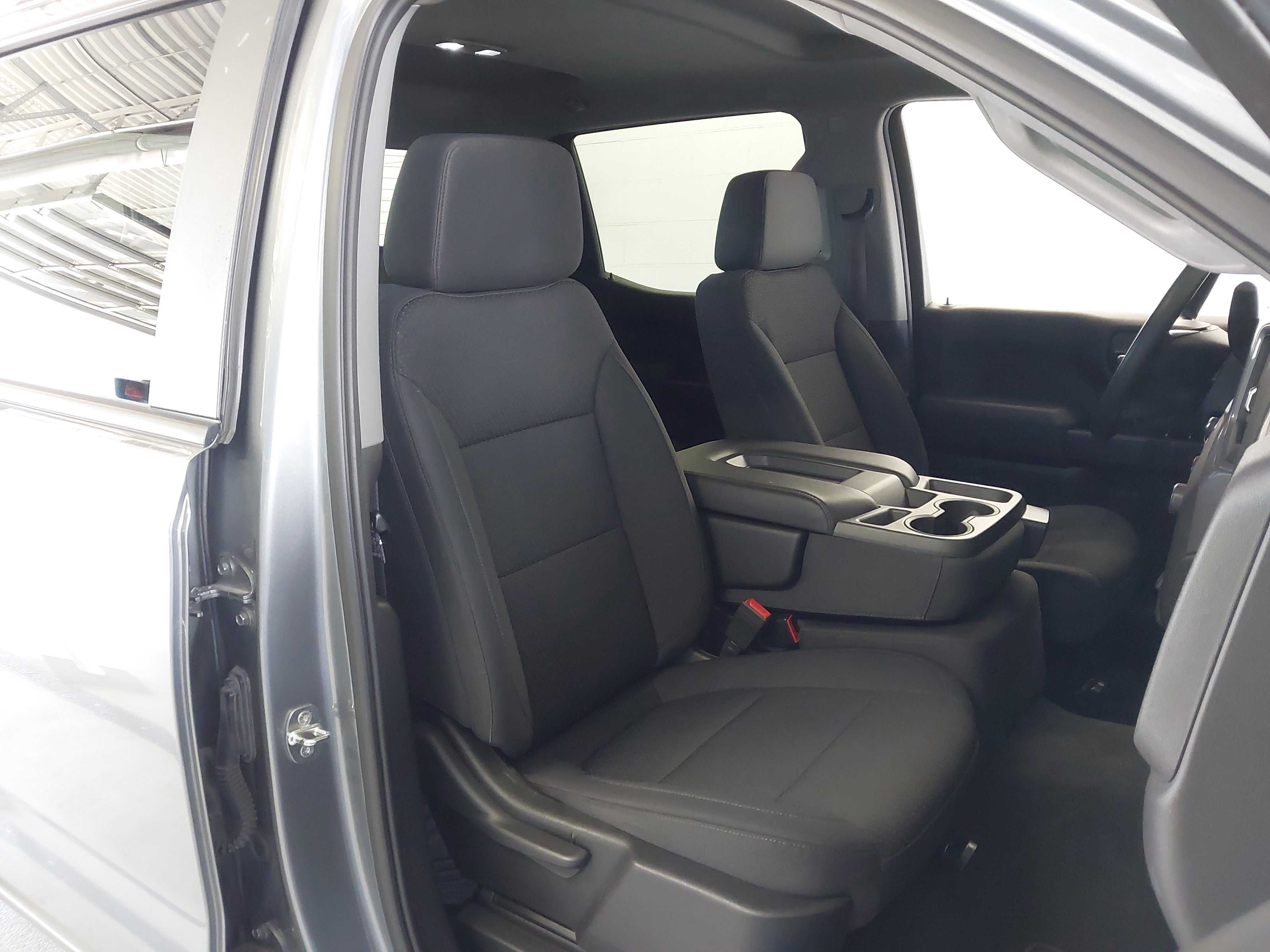 Used 2020 Chevrolet Silverado 1500 Custom w/ Custom Convenience Package AWD/4WD image 28