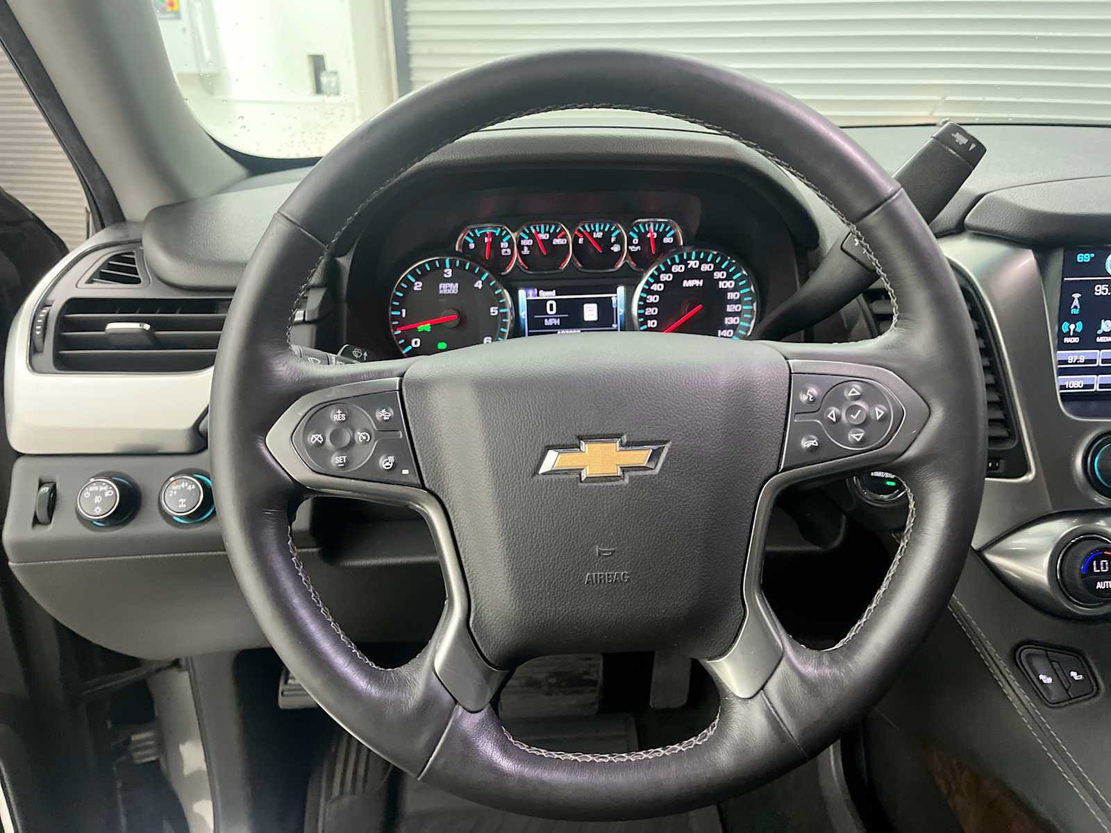 Used 2018 Chevrolet Suburban LT w/ LT Signature Package AWD/4WD image 17