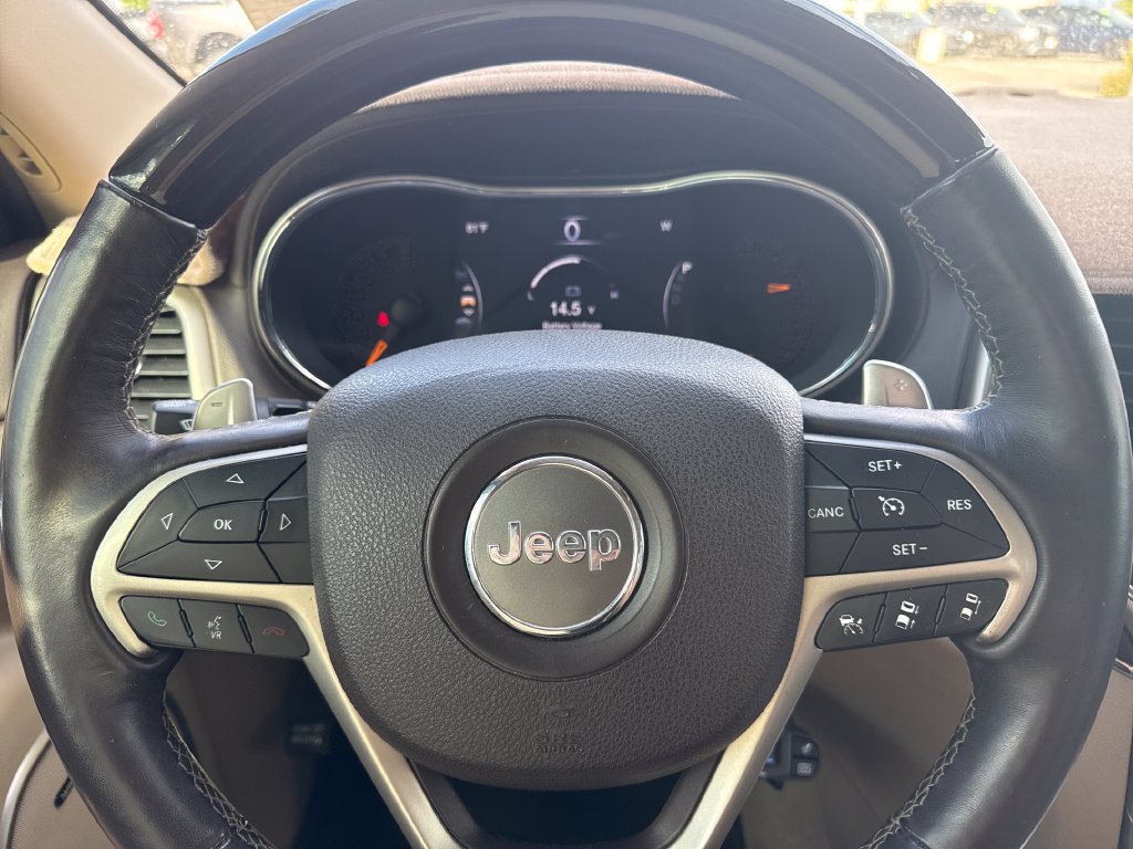 Used 2017 Jeep Grand Cherokee Overland w/ Jeep Active Safety Group AWD/4WD image 15
