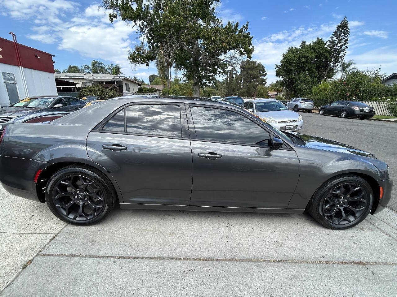 Used 2019 Chrysler 300 Touring w/ Sport Appearance Package RWD image 10