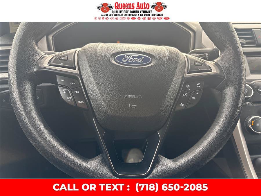 Used 2018 Ford Fusion SE FWD image 19