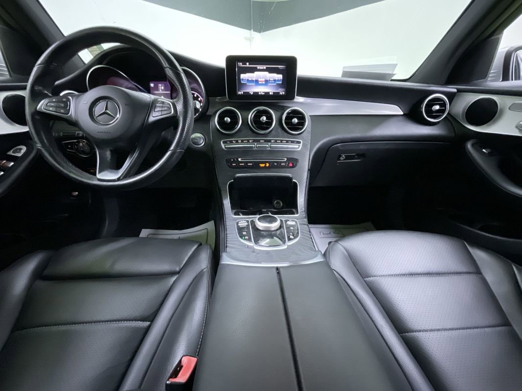 Used 2019 Mercedes-Benz GLC 300 4MATIC w/ Premium Package image 18