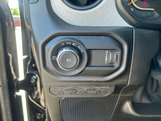 Used 2025 Jeep Wrangler Unlimited Sport AWD/4WD image 26