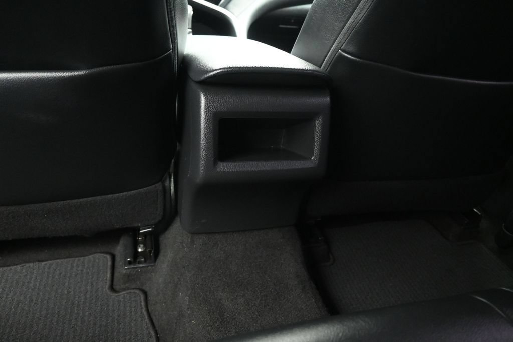 Used 2021 Toyota Camry SE w/ Convenience Package FWD image 18