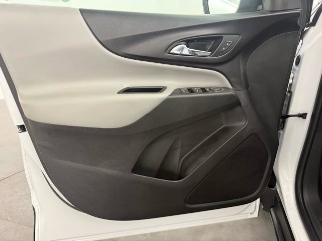 Used 2023 Chevrolet Equinox LS w/ LS Convenience Package image 29