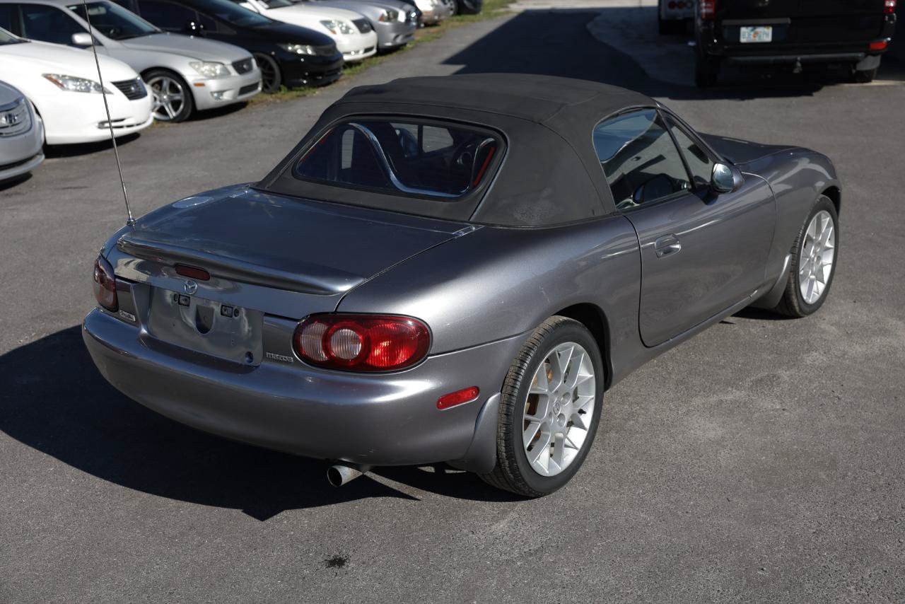 Used 2002 MAZDA MX-5 Miata SE RWD image 11