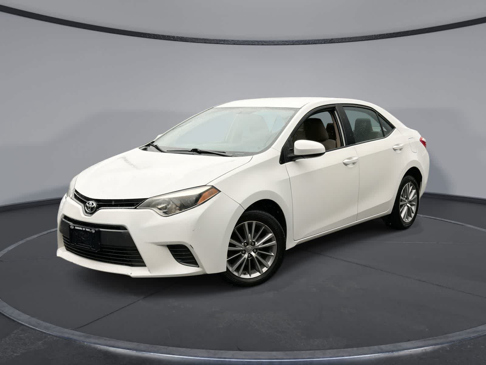 Used 2015 Toyota Corolla LE FWD image 1