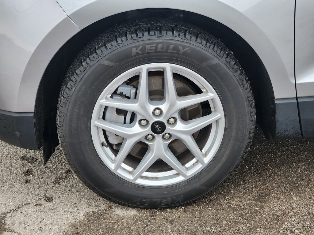 Used 2024 Ford Edge SEL image 13