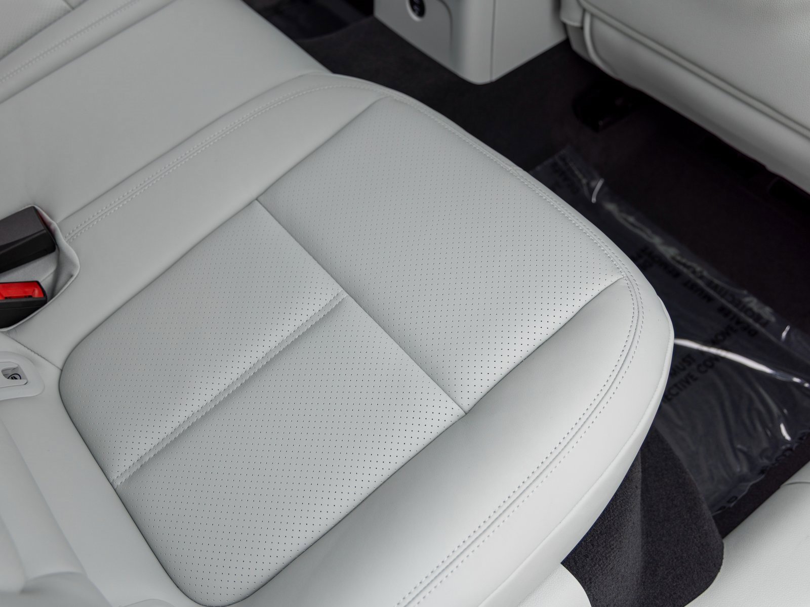 New 2025 Porsche Macan image 43