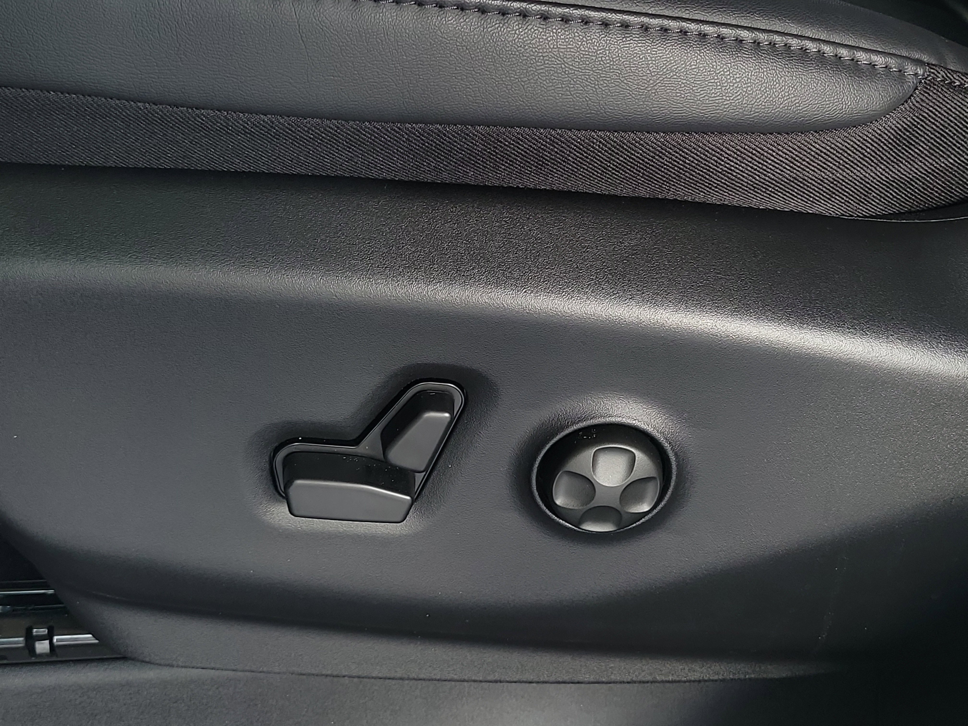 New 2026 Chrysler Pacifica Select w/ S Appearance Package FWD image 20