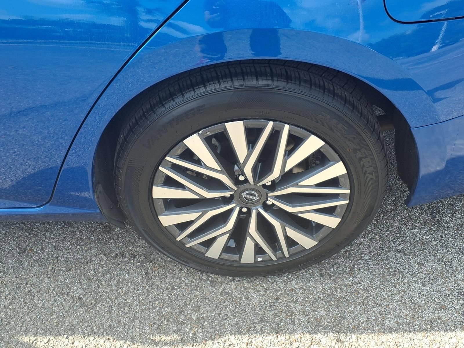 Used 2025 Nissan Altima 2.5 SV image 25