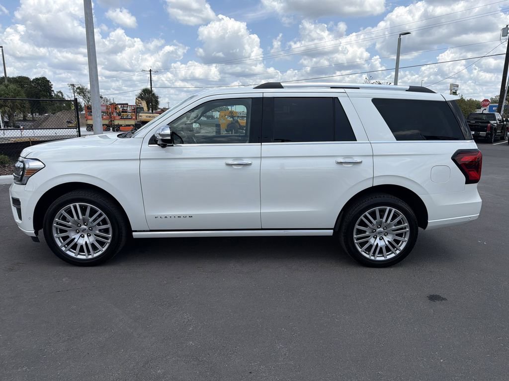 Used 2024 Ford Expedition Platinum RWD image 7