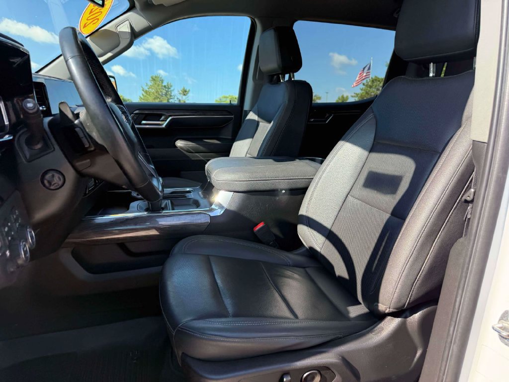 Used 2023 Chevrolet Silverado 1500 LTZ w/ LTZ Convenience Package II AWD/4WD image 15