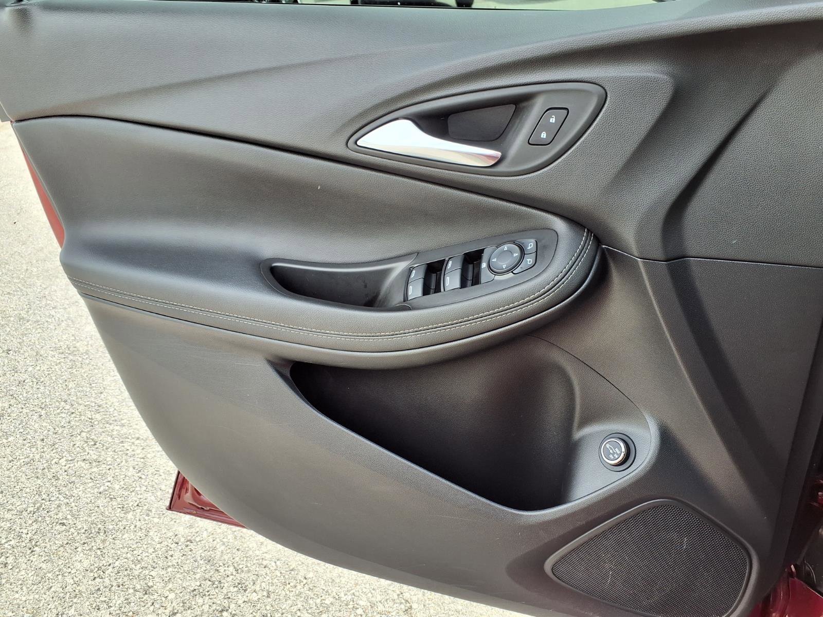 Used 2023 Buick Encore GX Select w/ Sport Touring Package image 23