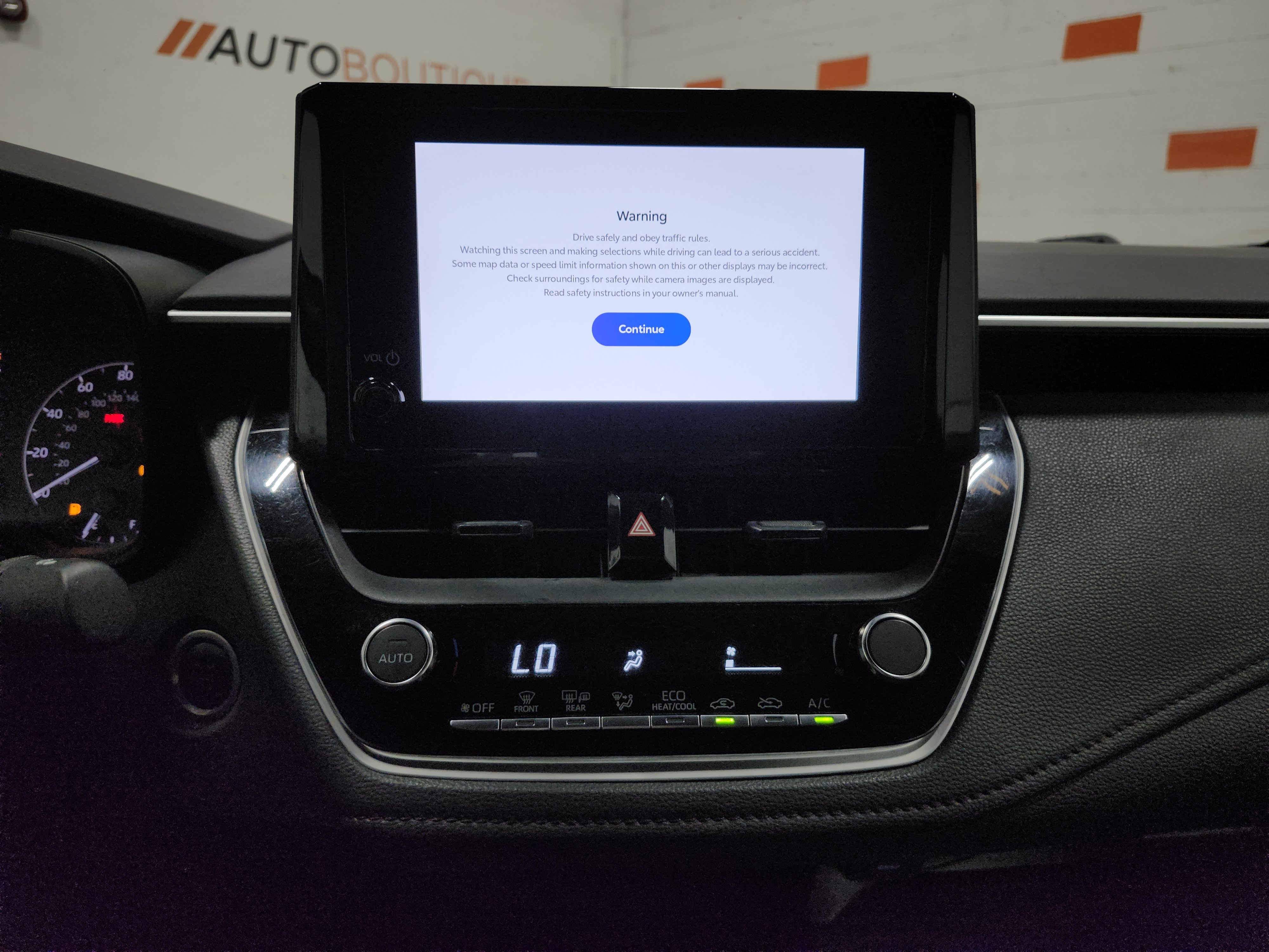 Used 2023 Toyota Corolla SE FWD image 29
