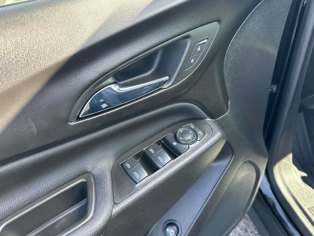 Used 2024 Chevrolet Equinox RS w/ LPO, Floor Liner Package FWD image 17
