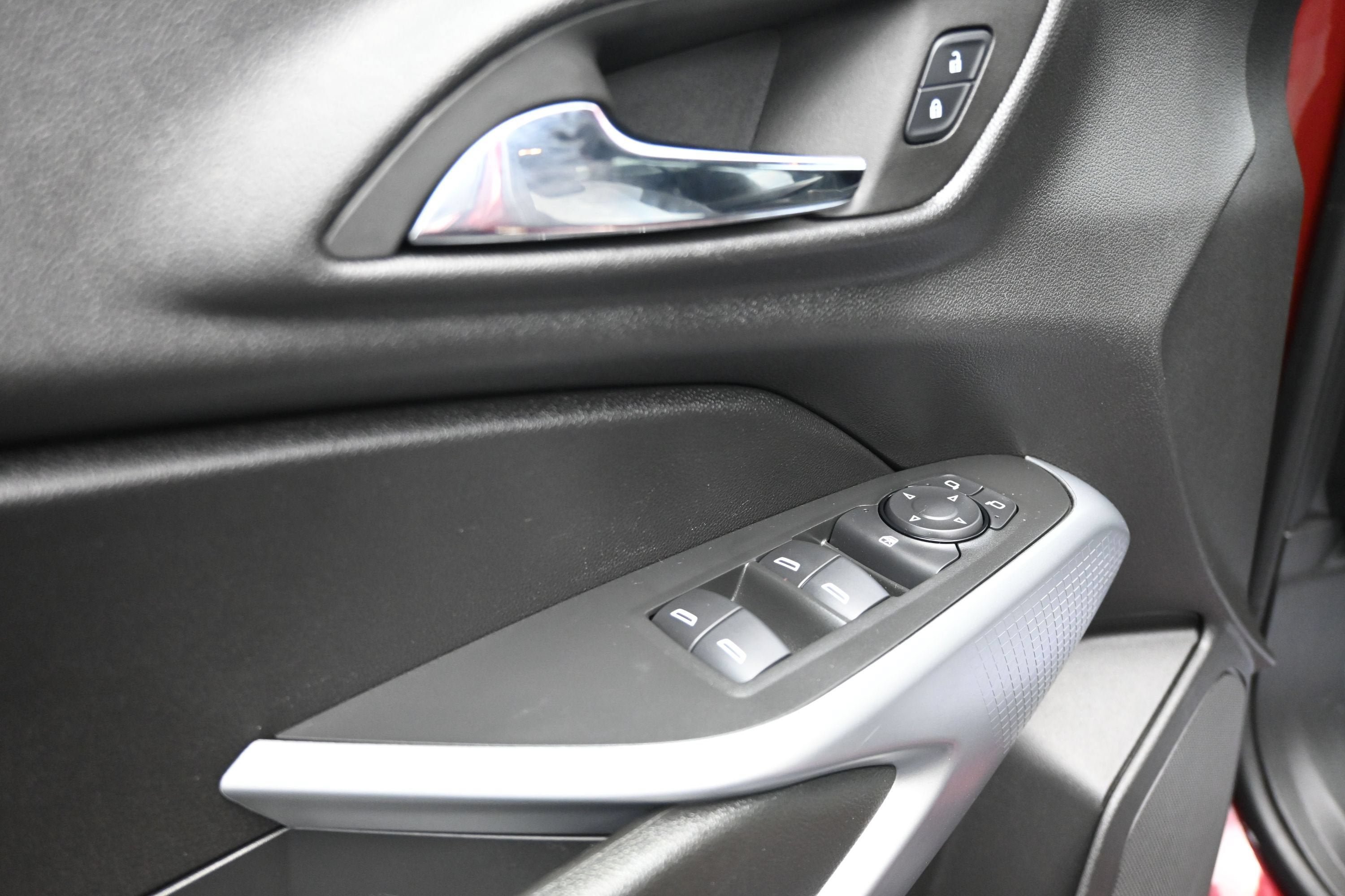 Used 2024 Chevrolet Trax LS FWD image 24