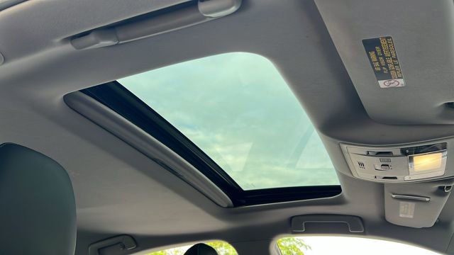 Used 2016 Lexus ES 300h image 15