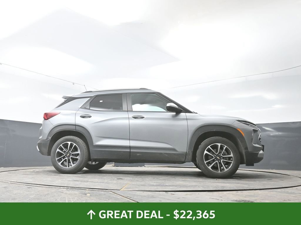 Used 2025 Chevrolet TrailBlazer LT w/ Driver Confidence Package image 26