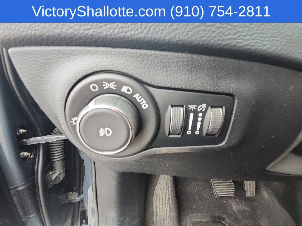 Used 2018 Jeep Compass Limited w/ Navigation Group AWD/4WD image 14
