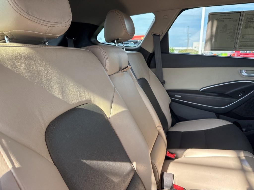 Used 2014 Hyundai Santa Fe GLS image 32