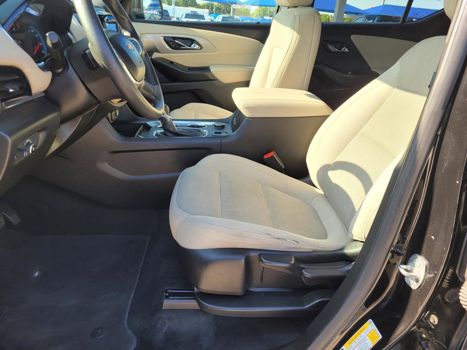 Used 2023 Chevrolet Traverse LS AWD/4WD image 17