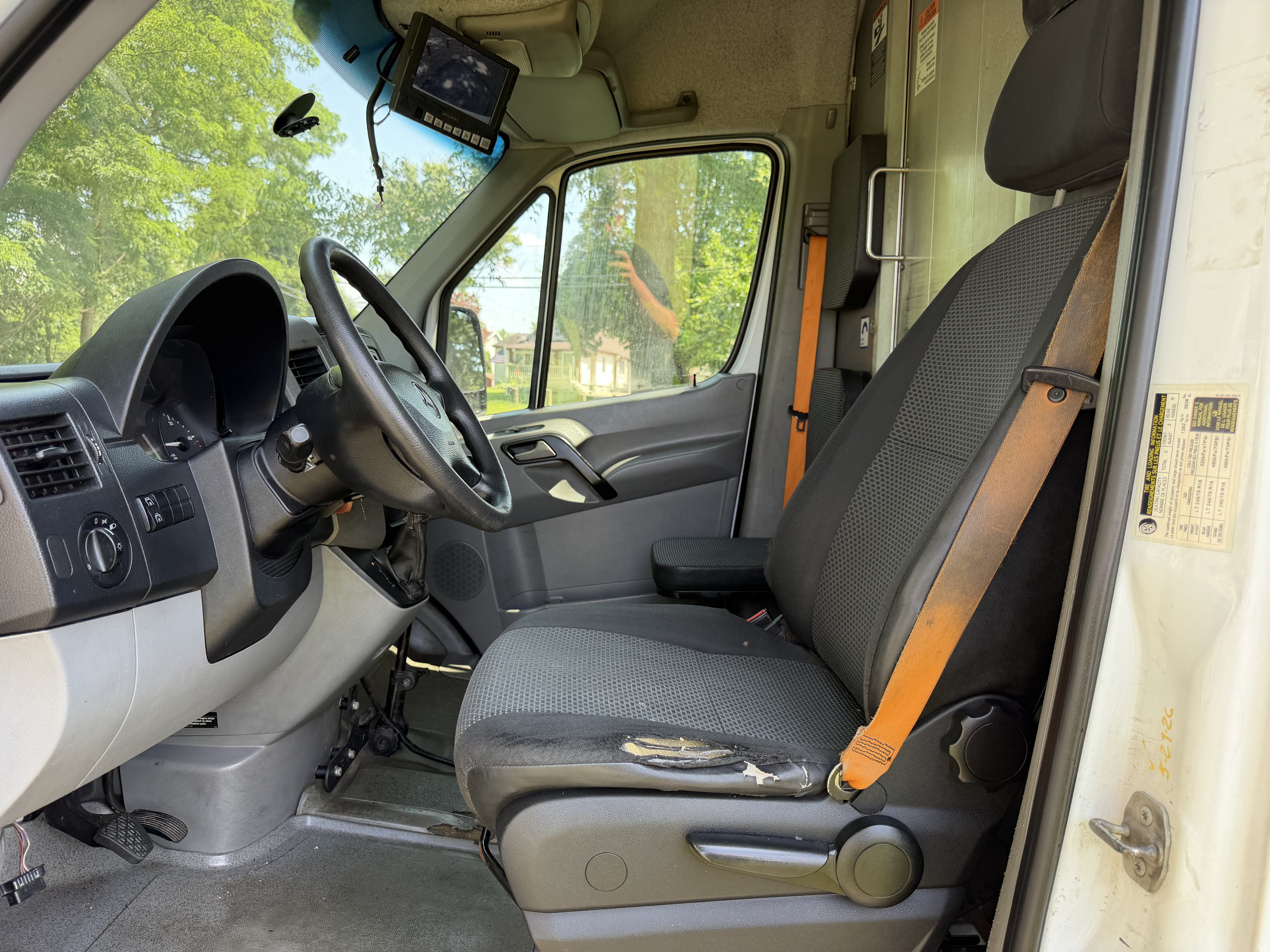 Used 2011 Mercedes-Benz Sprinter 2500 image 11