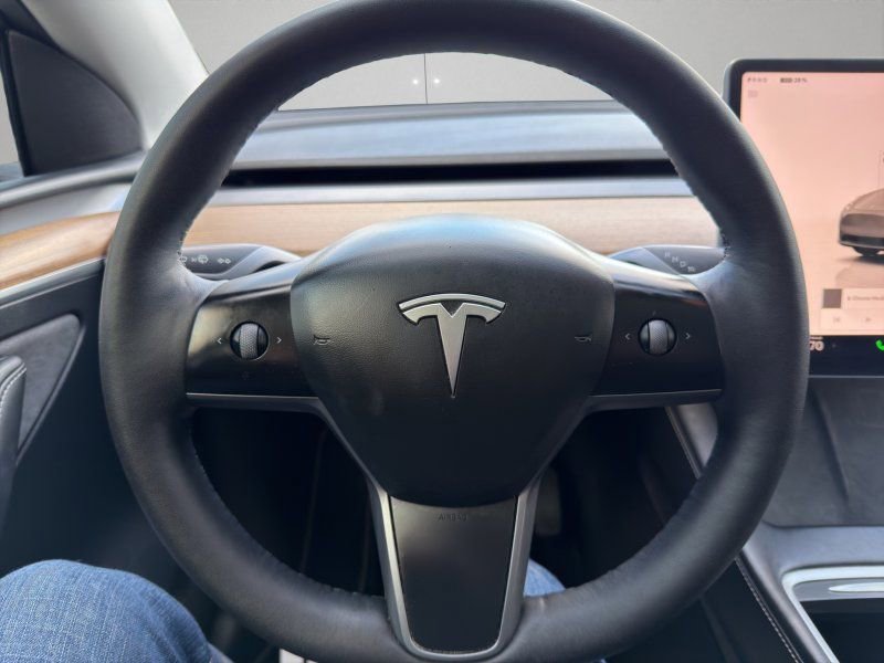 Used 2023 Tesla Model Y Long Range AWD/4WD image 14