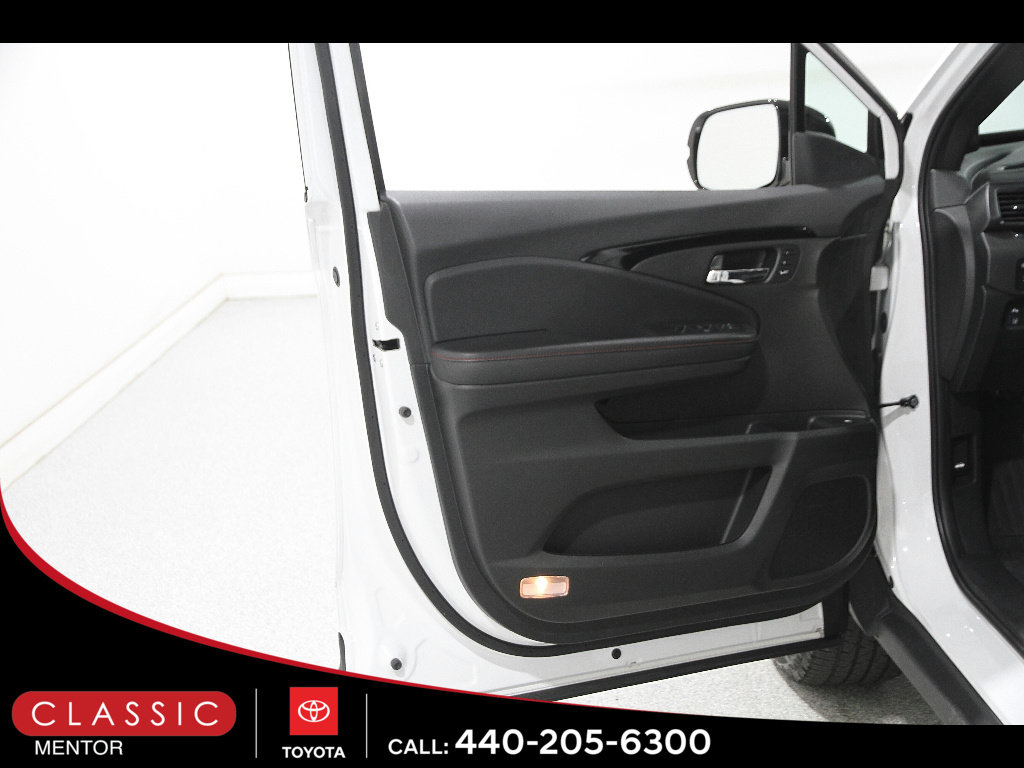 Used 2024 Honda Ridgeline Black Edition image 4
