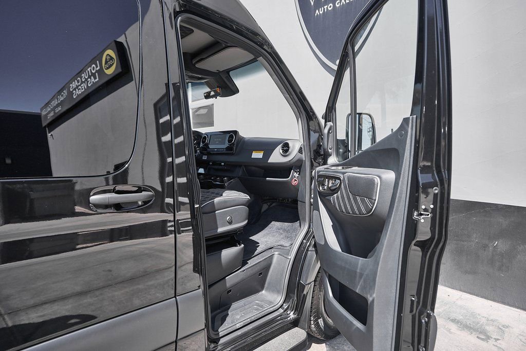 Used 2024 Mercedes-Benz Sprinter 3500 w/ Parking Package image 23