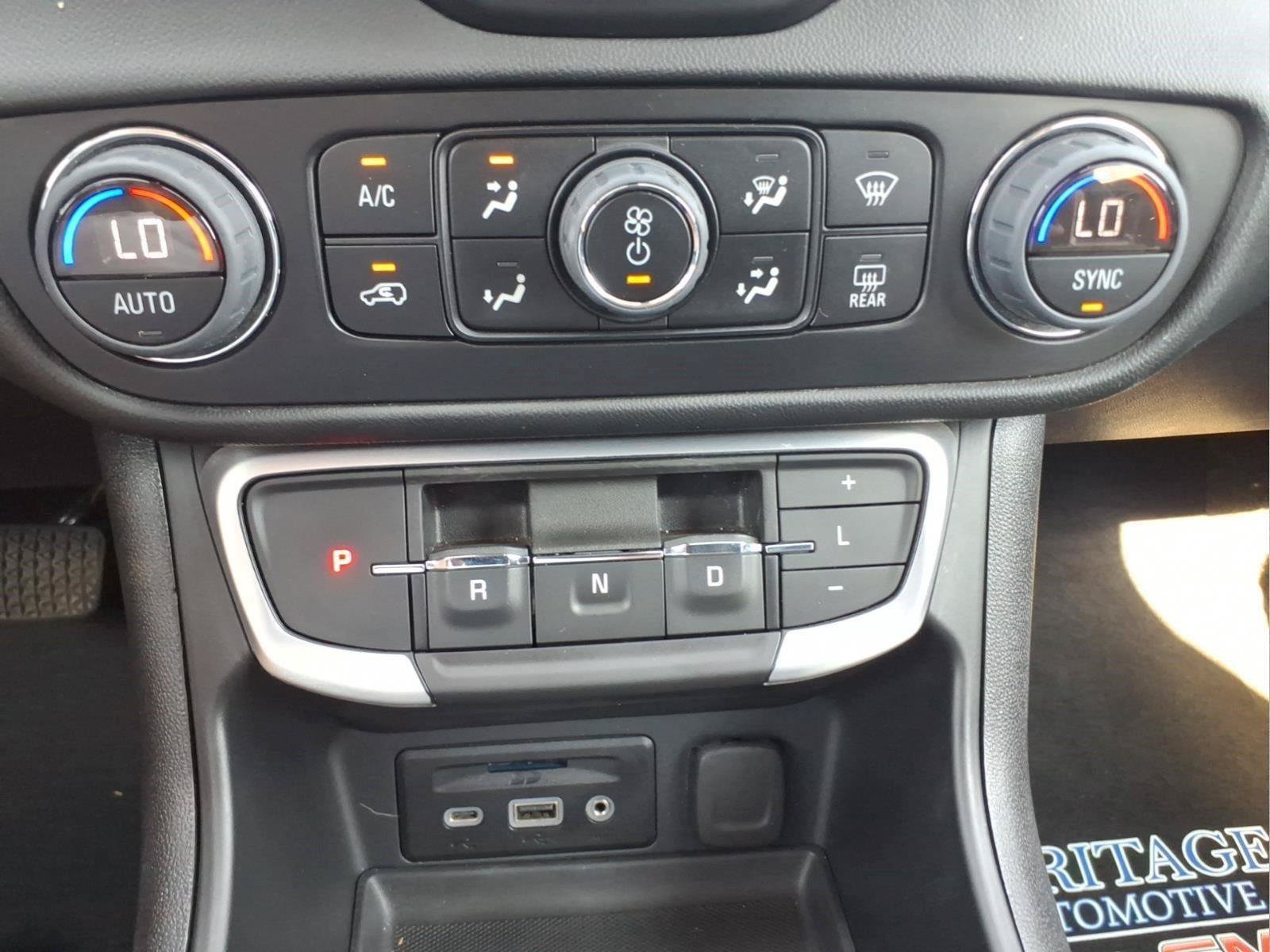 Used 2023 GMC Terrain SLT AWD/4WD image 24