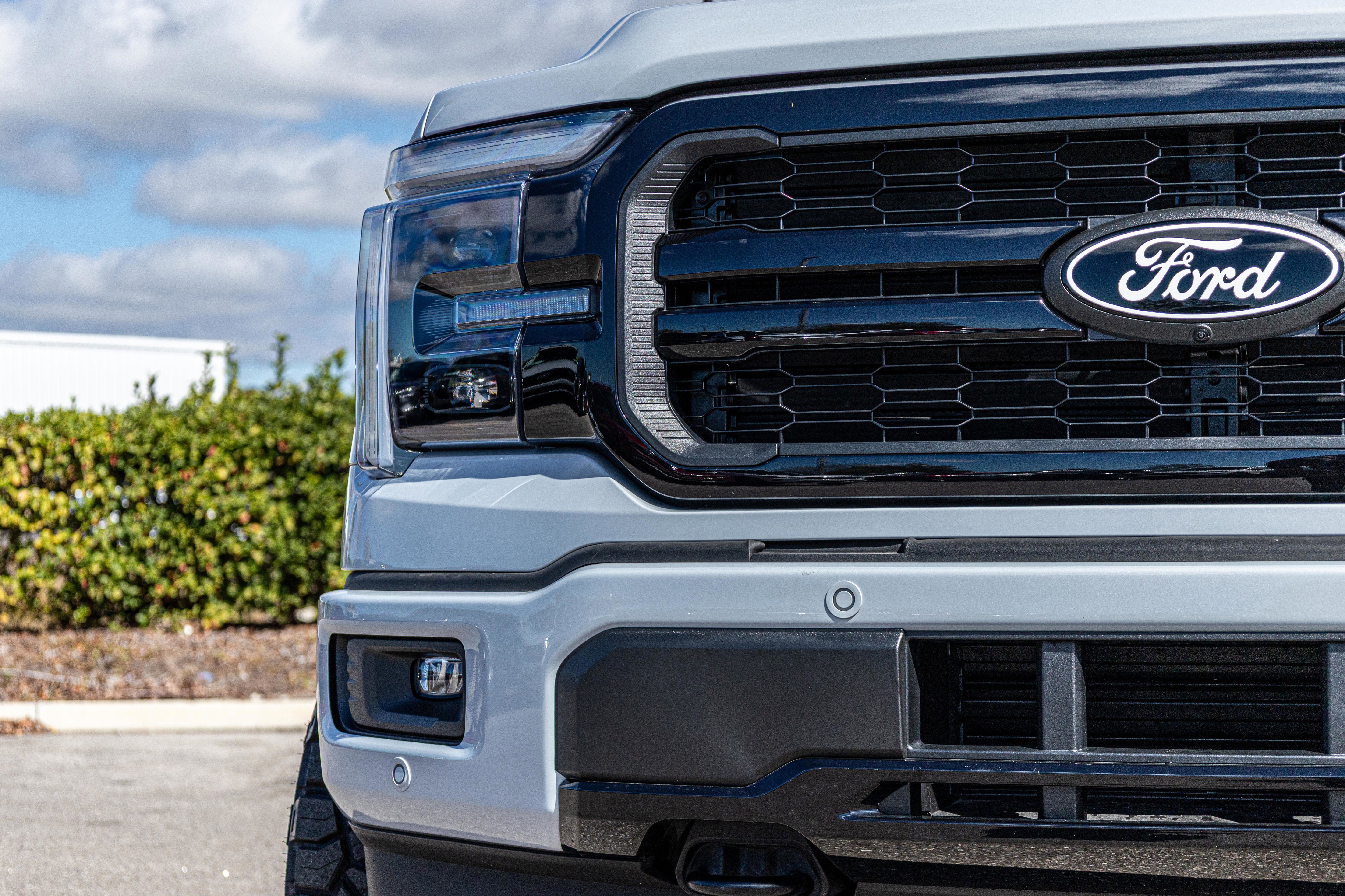 New 2025 Ford F150 Lariat w/ Equipment Group 502A High AWD/4WD image 11