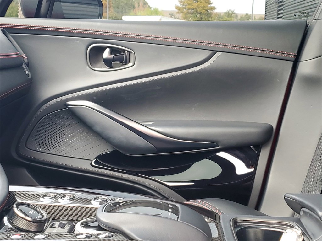 Used 2024 Aston Martin DBX 707 image 29