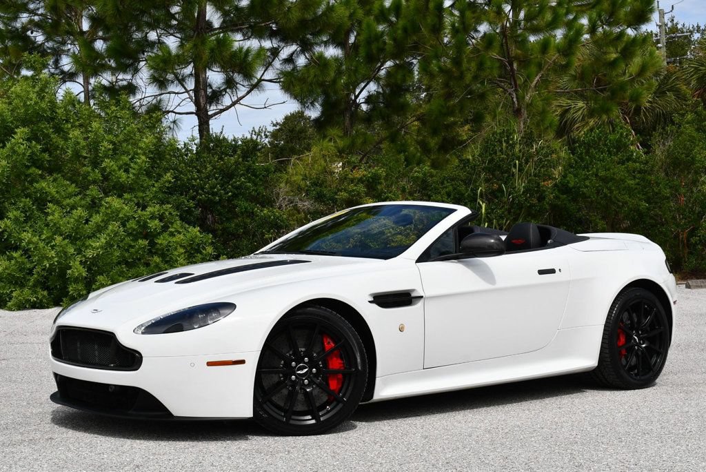 Used 2017 Aston Martin V12 Vantage S RWD image 21